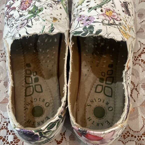 Earth Origins Floral scalloped Slip on shoes Welltek System-Size 9 - Picture 3 of 5